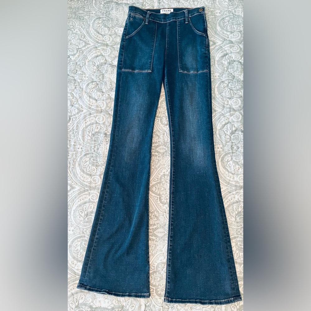 Frame Denim Jeans Le Flare de Francoise sz 26. Length 44 in.